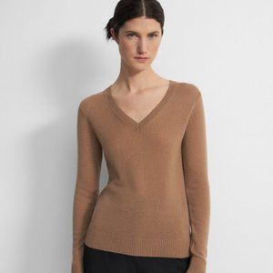 Theory V-Neck Sweater in Feather Cashmere